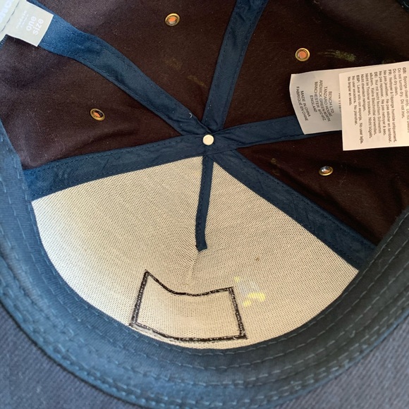 BENCH Navy Adjustable Baseball Cap with Bird Print. - Picture 2 of 7